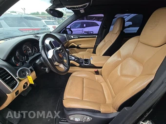 2017 Porsche Cayenne Platinum Edition – miniatura 7