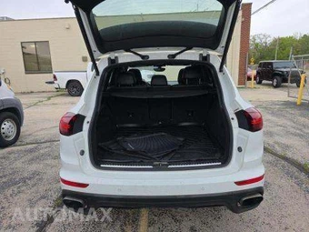 2017 Porsche Cayenne Platinum Edition – miniatura 14