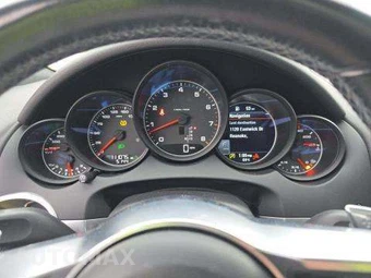 2017 Porsche Cayenne Platinum Edition – miniatura 9
