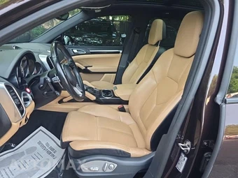 2017 Porsche Cayenne Platinum Edition – miniatura 13