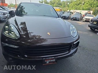 2017 Porsche Cayenne Platinum Edition – miniatura 2