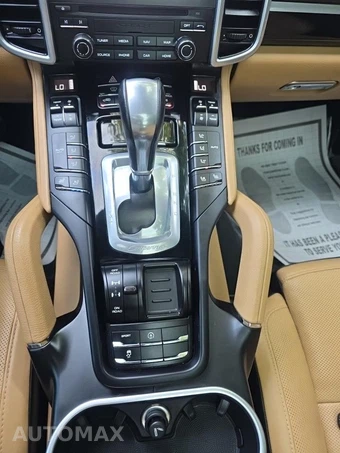 2017 Porsche Cayenne Platinum Edition – miniatura 29
