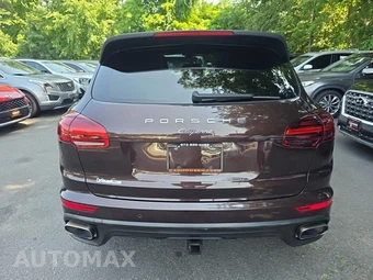 2017 Porsche Cayenne Platinum Edition – miniatura 5