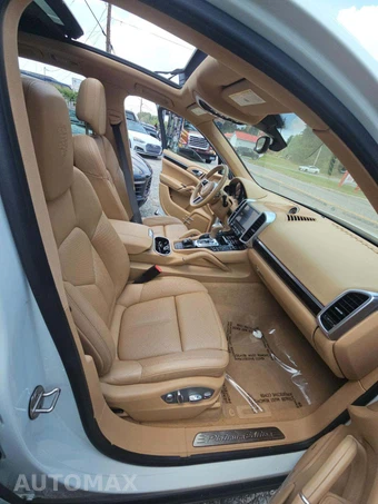 2017 Porsche Cayenne Platinum Edition – miniatura 18