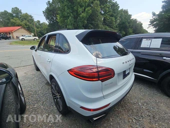 2017 Porsche Cayenne Platinum Edition – miniatura 2