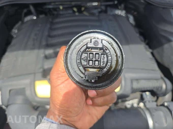 2017 Porsche Cayenne Platinum Edition – miniatura 30