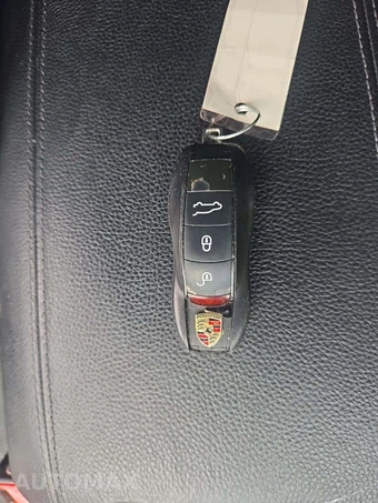 2017 Porsche Cayenne Platinum Edition – miniatura 5