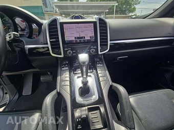 2017 Porsche Cayenne Platinum Edition – miniatura 7