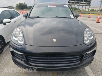 2017 Porsche Cayenne Platinum Edition – miniatura 2