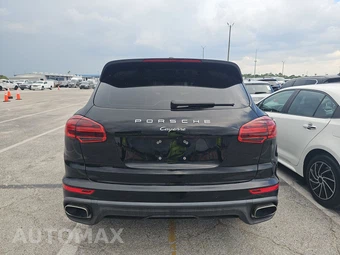 2017 Porsche Cayenne Platinum Edition – miniatura 5