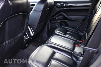 2017 Porsche Cayenne Platinum Edition - miniatura 11