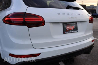 2017 Porsche Cayenne Platinum Edition - miniatura 6