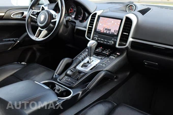 2017 Porsche Cayenne Platinum Edition - miniatura 8