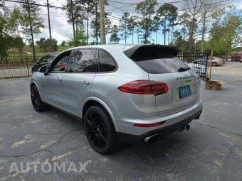 2017 Porsche Cayenne Platinum Edition – miniatura 2
