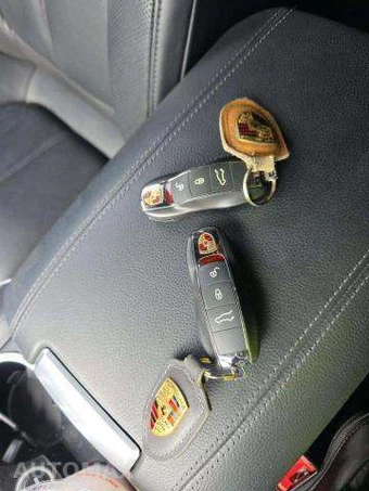 2017 Porsche Cayenne Platinum Edition – miniatura 8