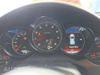 2017 Porsche Cayenne Platinum Edition – miniatura 6