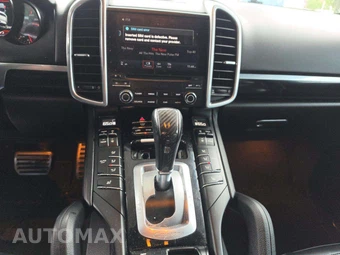2017 Porsche Cayenne Platinum Edition – miniatura 7