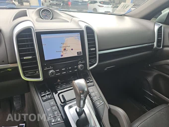 2017 Porsche Cayenne Platinum Edition – miniatura 11