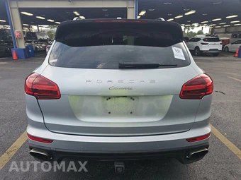 2017 Porsche Cayenne Platinum Edition – miniatura 5