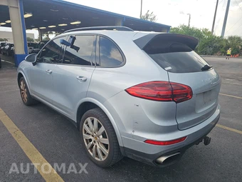 2017 Porsche Cayenne Platinum Edition – miniatura 6