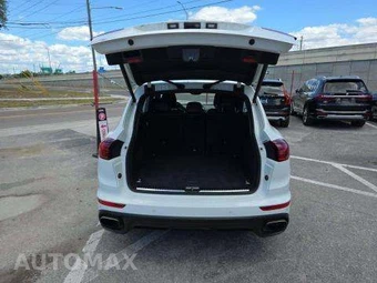 2017 Porsche Cayenne Platinum Edition – miniatura 14