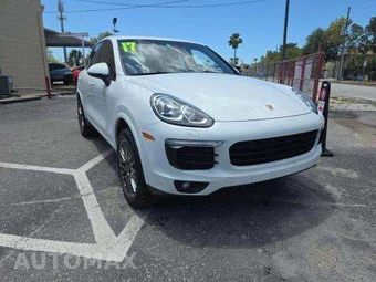 2017 Porsche Cayenne Platinum Edition – miniatura 4