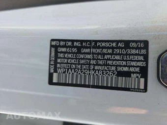 2017 Porsche Cayenne Platinum Edition – miniatura 5