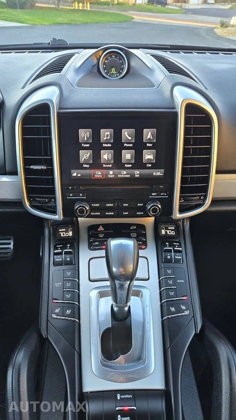 2017 Porsche Cayenne S E-Hybrid Platinum Ed - miniatura 18