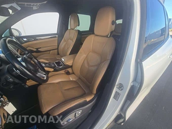 2017 Porsche Cayenne S – miniatura 3