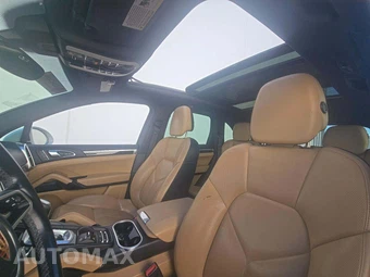 2017 Porsche Cayenne S – miniatura 8
