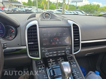2017 Porsche Cayenne – miniatura 10