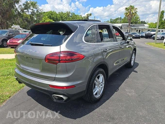 2017 Porsche Cayenne – miniatura 3