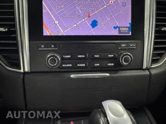 2017 Porsche Macan GTS - miniatura 15