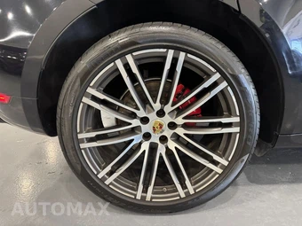2017 Porsche Macan GTS - miniatura 28