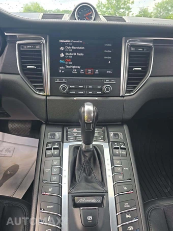 2017 Porsche Macan GTS – miniatura 10
