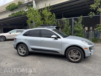 2017 Porsche Macan S – miniatura 3