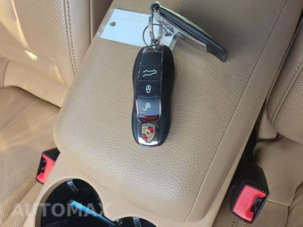2017 Porsche Macan S - miniatura 5