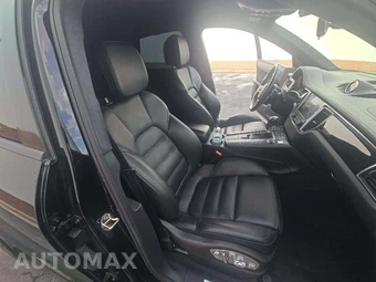 2017 Porsche Macan Turbo - miniatura 15