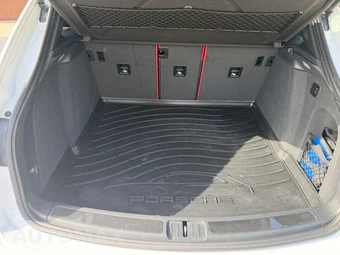 2017 Porsche Macan Turbo - miniatura 22