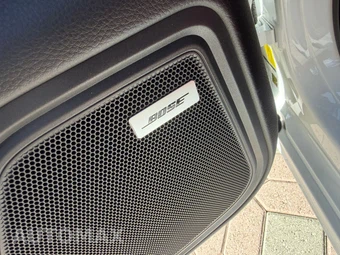 2017 Porsche Macan Turbo - miniatura 27