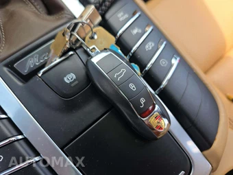 2017 Porsche Macan Turbo – miniatura 8