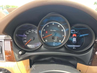2017 Porsche Macan Turbo – miniatura 9