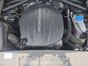 2017 Porsche Macan – miniatura 15