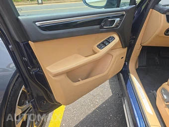 2017 Porsche Macan – miniatura 9