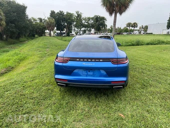 2017 Porsche Panamera 4 - miniatura 5