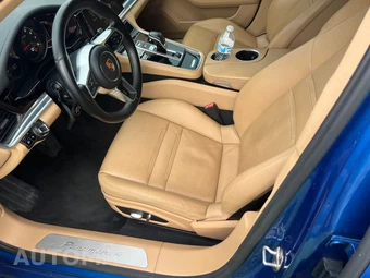 2017 Porsche Panamera 4 - miniatura 7