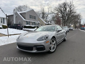 2017 Porsche Panamera 4