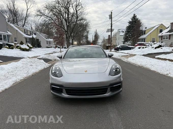 2017 Porsche Panamera 4 – miniatura 2