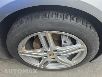 2017 Porsche Panamera 4 – miniatura 20