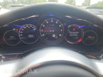 2017 Porsche Panamera 4 – miniatura 9